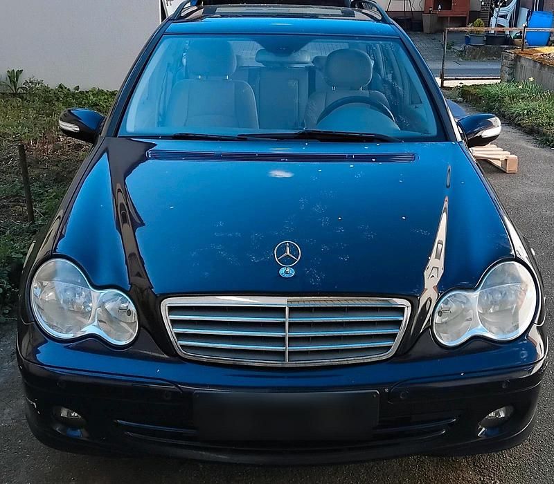 Second-hand Mercedes C180 Classic 143 CP (105 kW) 2007 Albastru Break