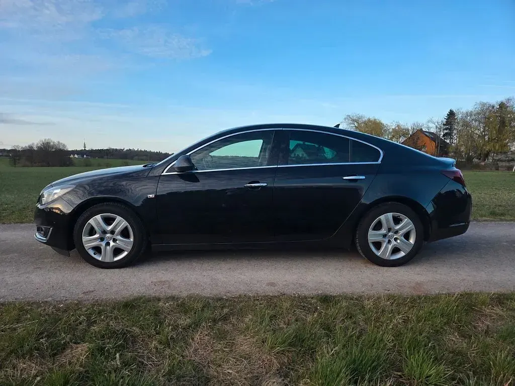 Gebraucht Opel Insignia 140 PS (102 kW) 2015 Schwarz Limousine