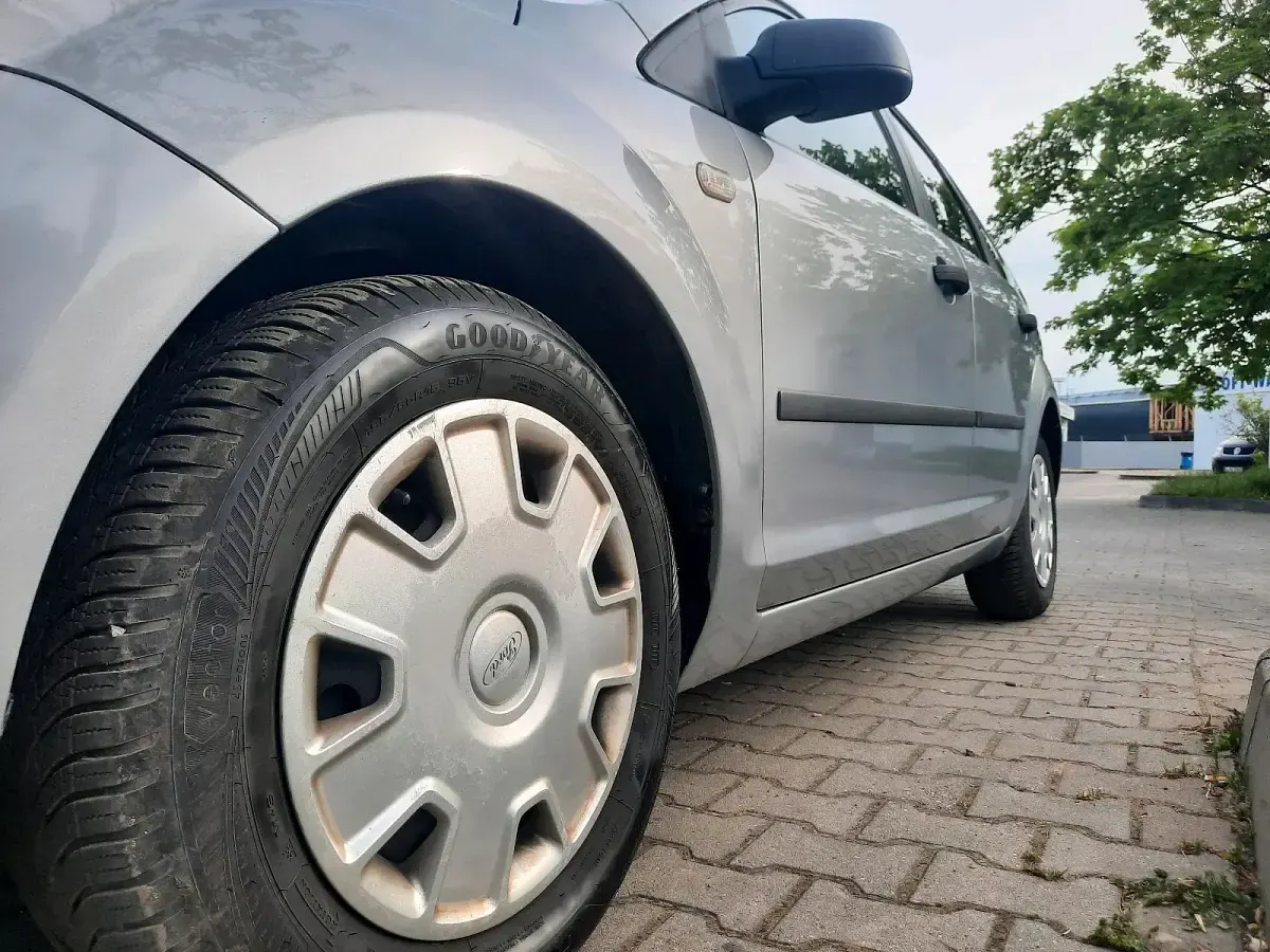 Brugt Ford Focus 100 HK (73 kW) 2005 Hatchback