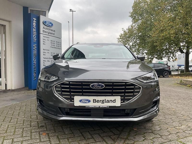 Neu Ford Focus Titanium 125 PS (91 kW) 2025 Magnetic metallic grau Kombi