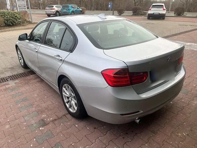 Gebraucht BMW 316 116 PS (85 kW) 2015 Silber Limousine