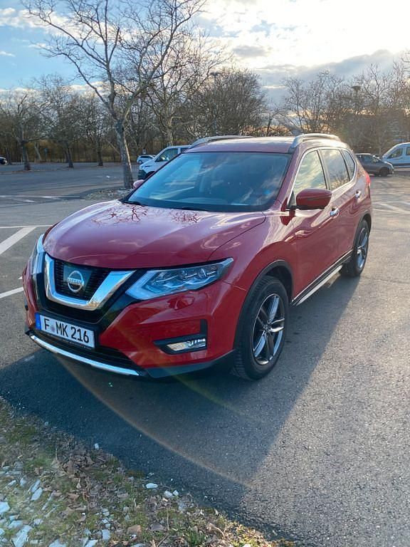 Rot Gebraucht 2018 Nissan X-Trail N-Connecta SUV | 17.500 € (Fairer Preis) - Bild 1/4