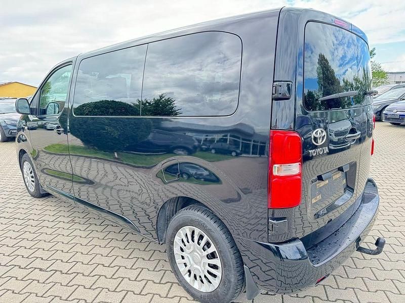 Gebraucht Toyota Proace Verso Comfort 150 PS (110 kW) 2019 Schwarz Kombi