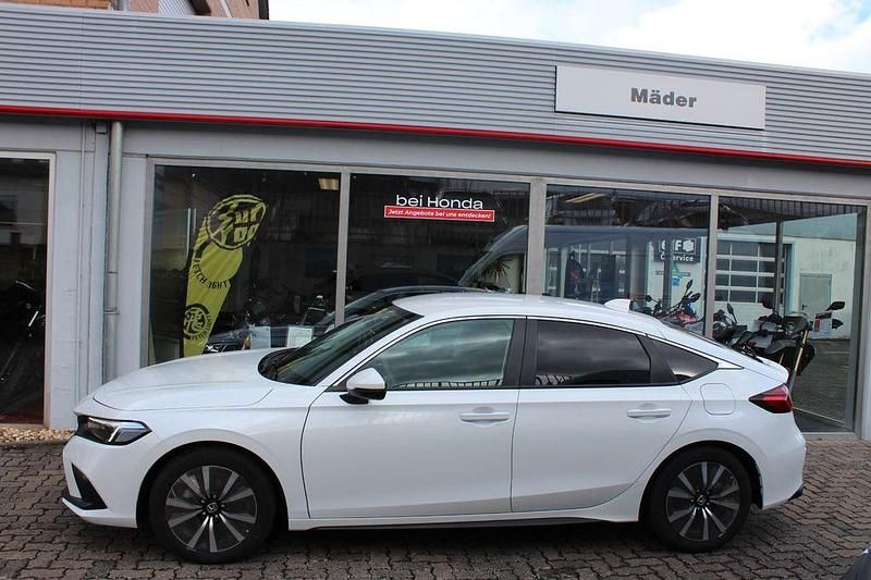 Neu Honda Civic Elegance 184 PS (135 kW) 2025 Weiß Limousine