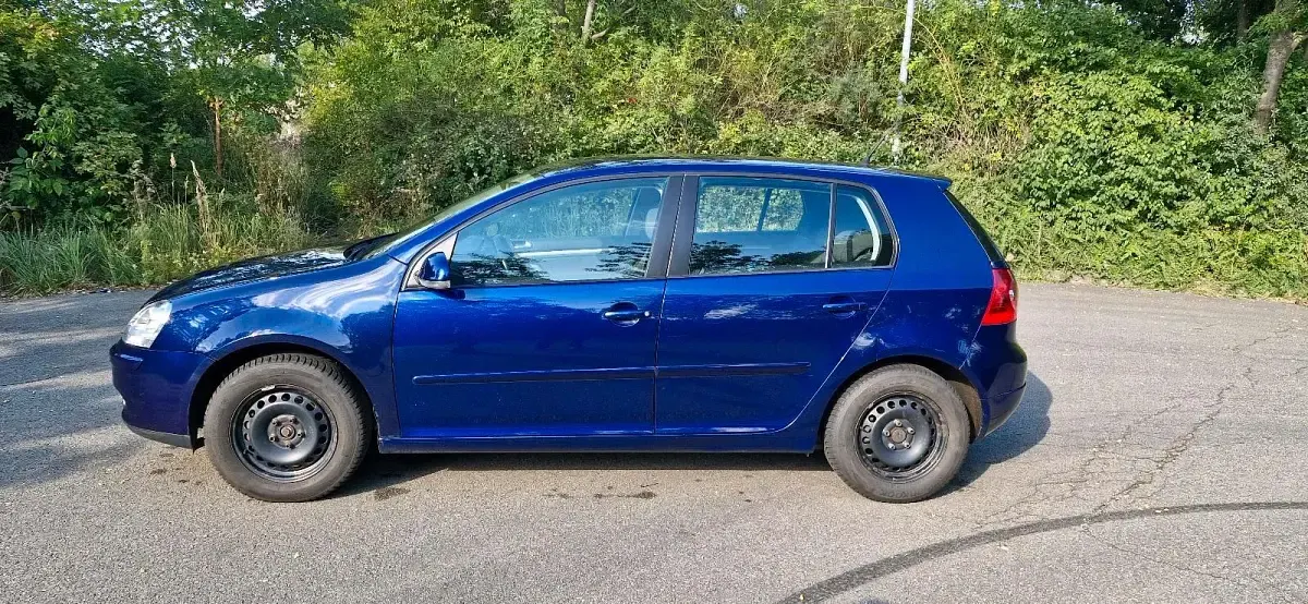Gebraucht VW Golf V 102 PS (75 kW) 2008 Blau Kleinwagen