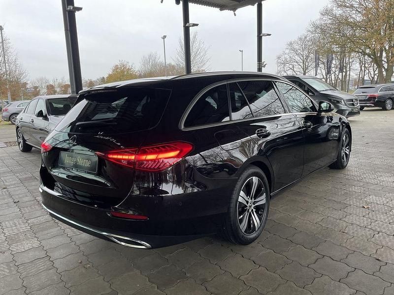 Gebraucht Mercedes C200 Avantgarde 163 PS (119 kW) 2025 Schwarz Kombi