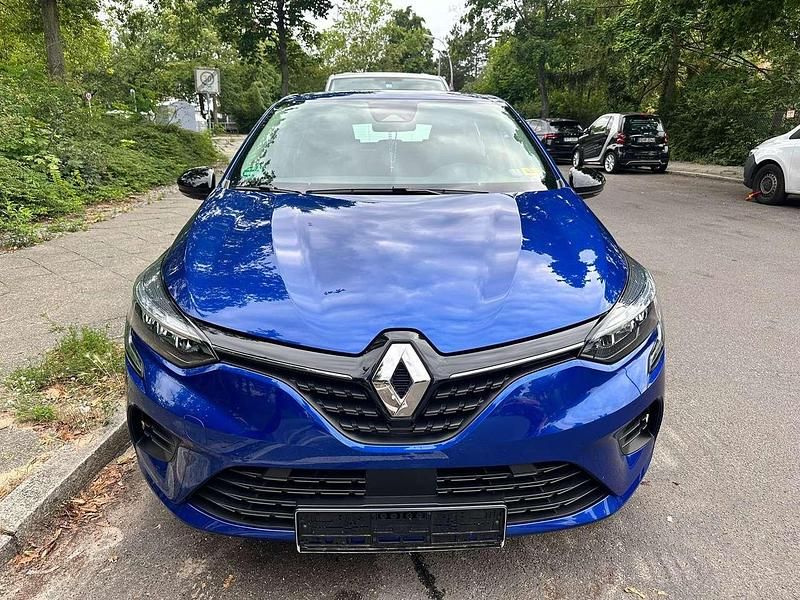 Blau Gebraucht 2023 Renault Clio V Equilibre Kleinwagen | 21.000 € (Etwas zu teuer) - Bild 1/4