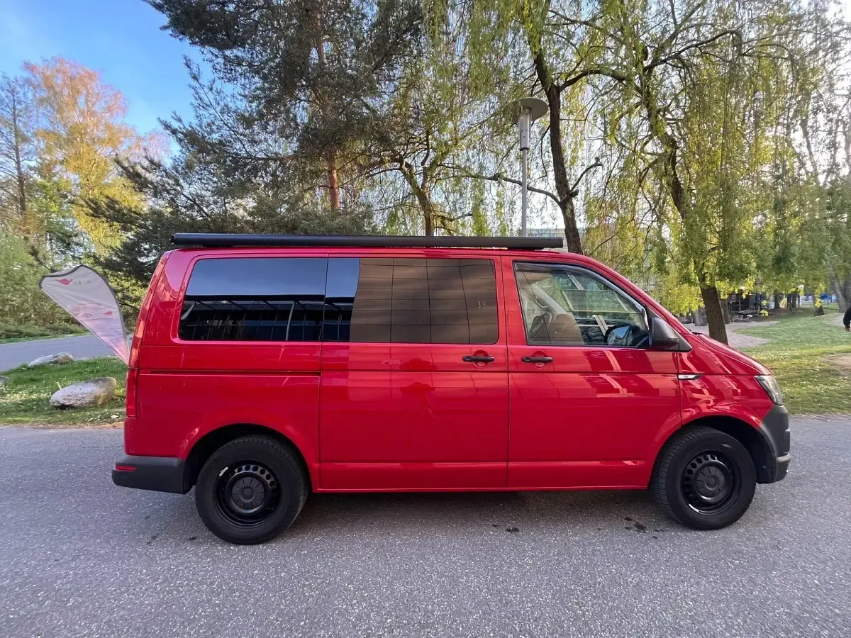 Gebraucht VW Caravelle 105 PS (77 kW) 2016 Rot Van