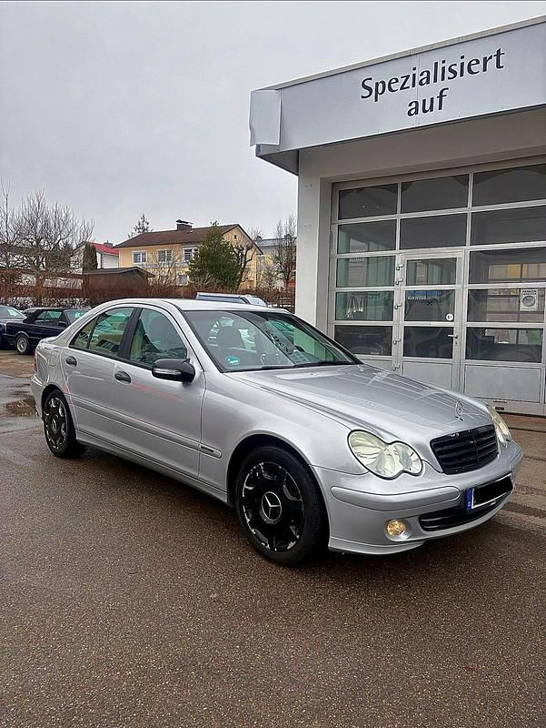 Gebraucht Mercedes C200 Classic 122 PS (89 kW) 2004 Silber Limousine