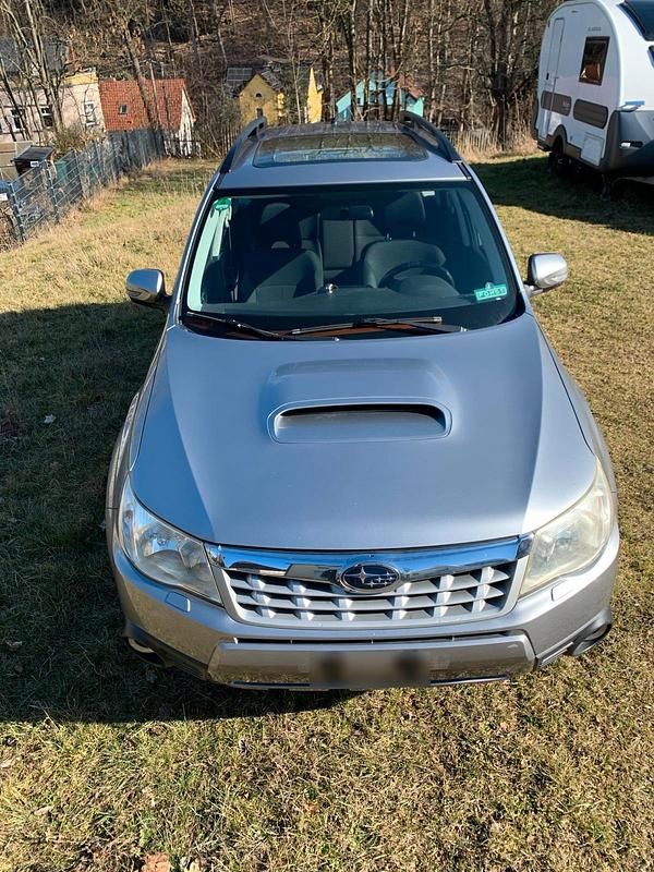 Gebraucht Subaru Forester 147 PS (108 kW) 2011 Silber SUV