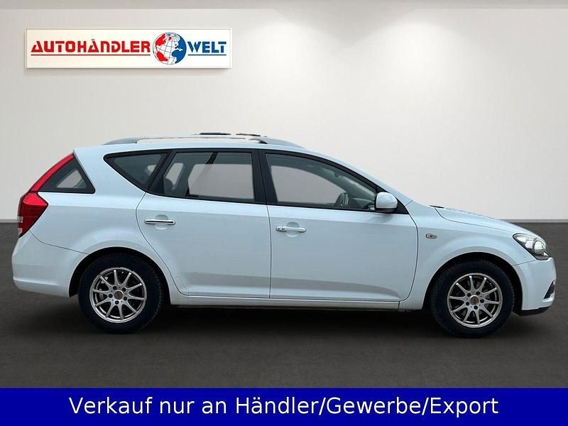 Gebraucht Kia Ceed 90 PS (66 kW) 2011 Weiß Kleinwagen