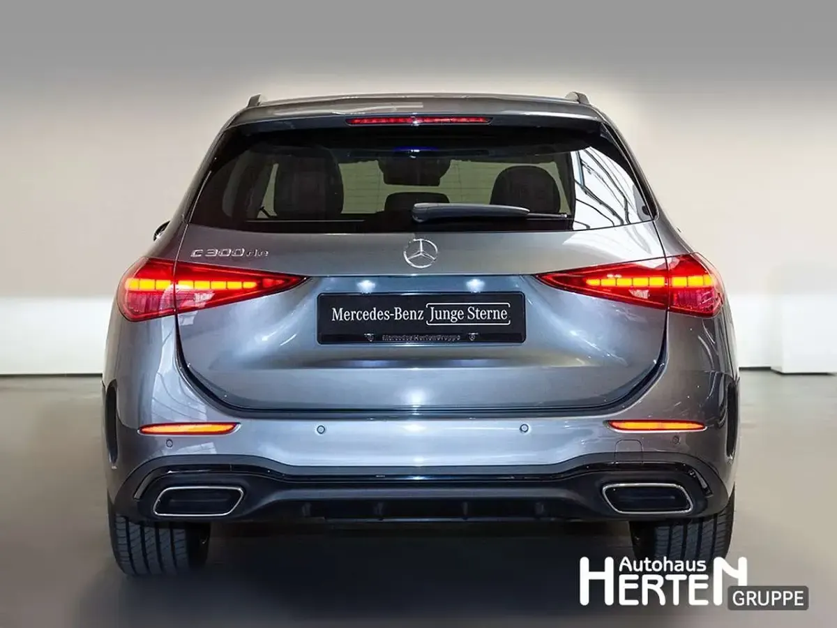 Gebraucht Mercedes C300 AMG 197 PS (144 kW) 2025 Lack selenitgrau Kombi