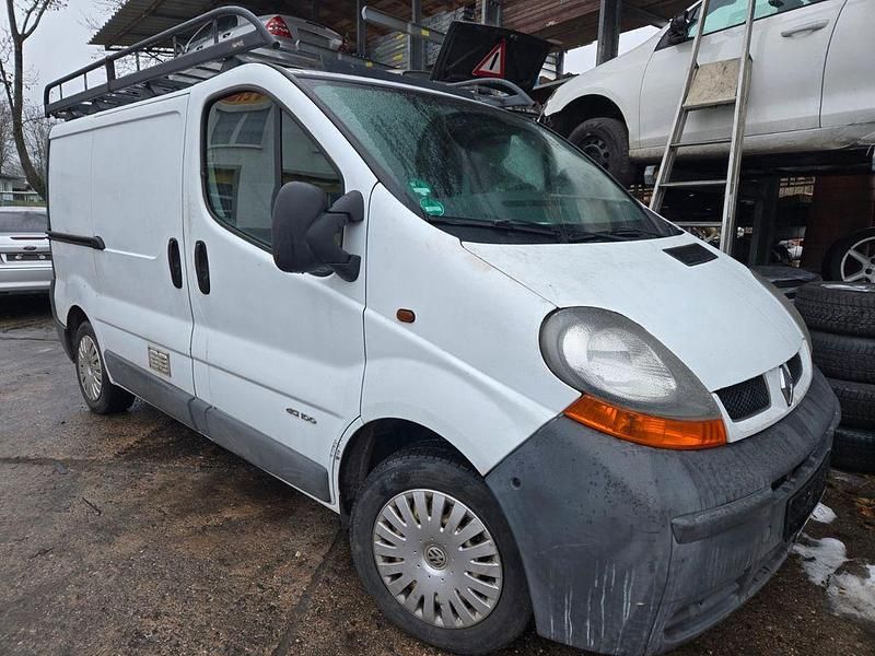 Gebraucht Renault Trafic 101 PS (74 kW) 2005 Weiß Van / Kleinbus