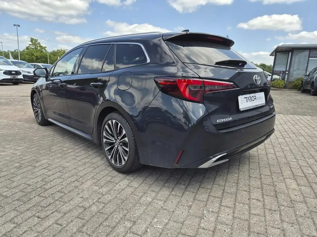 Gebraucht Toyota Corolla Team 196 PS (144 kW) 2025 Night time black Kombi