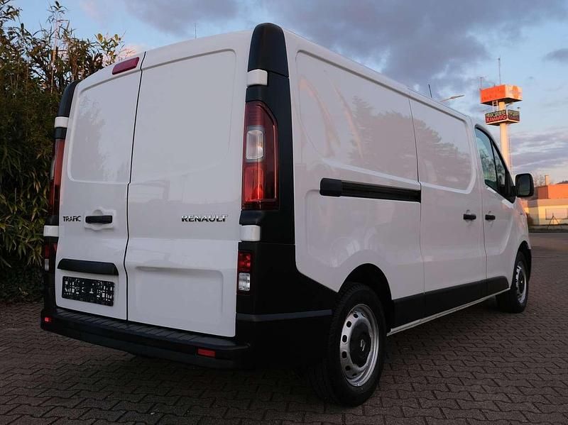 Gebraucht Renault Trafic Komfort 121 PS (88 kW) 2019 Gletscherweiss Van / Kleinbus