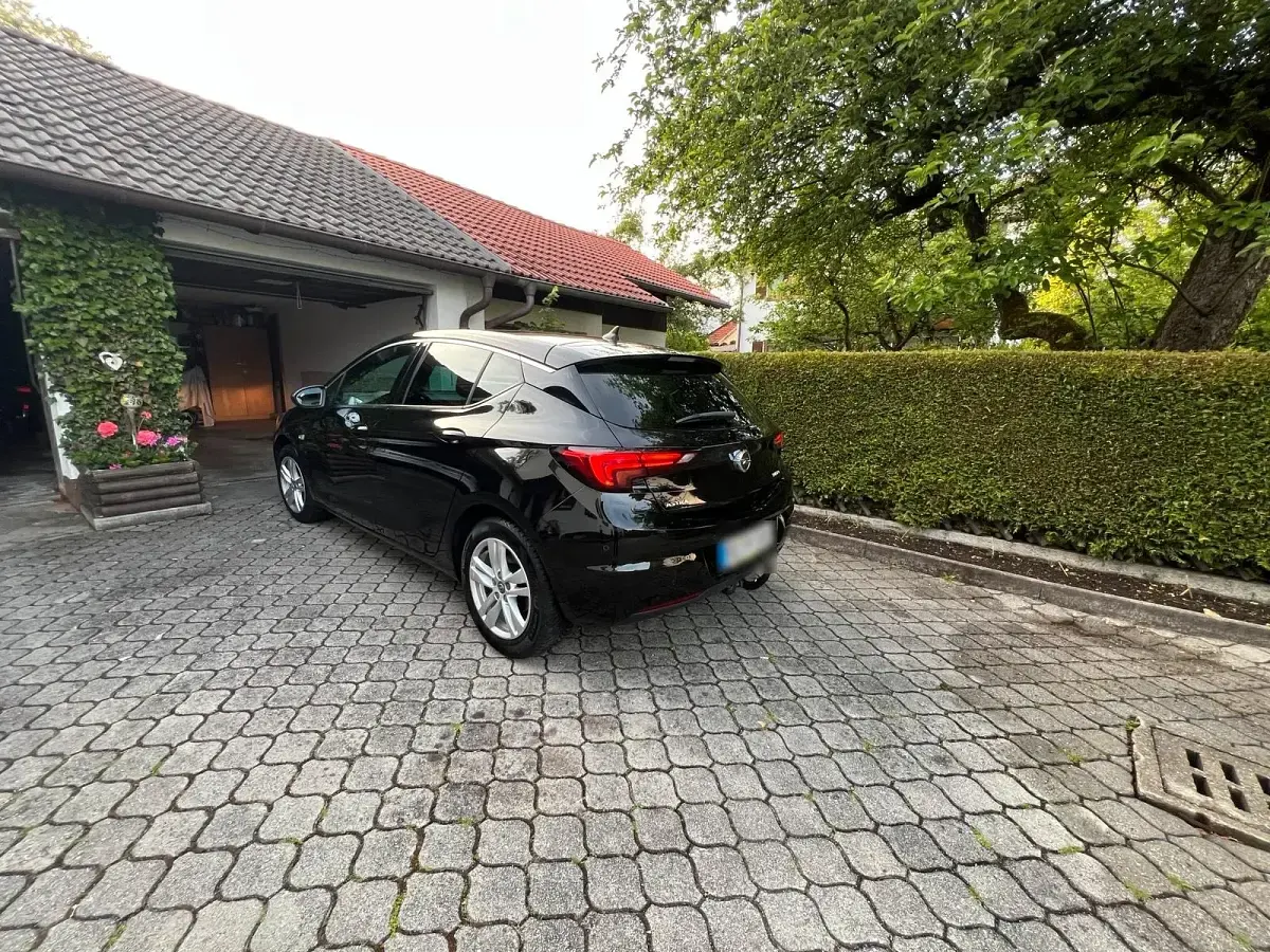 Gebraucht Opel Astra 150 PS (110 kW) 2018 Schwarz Limousine