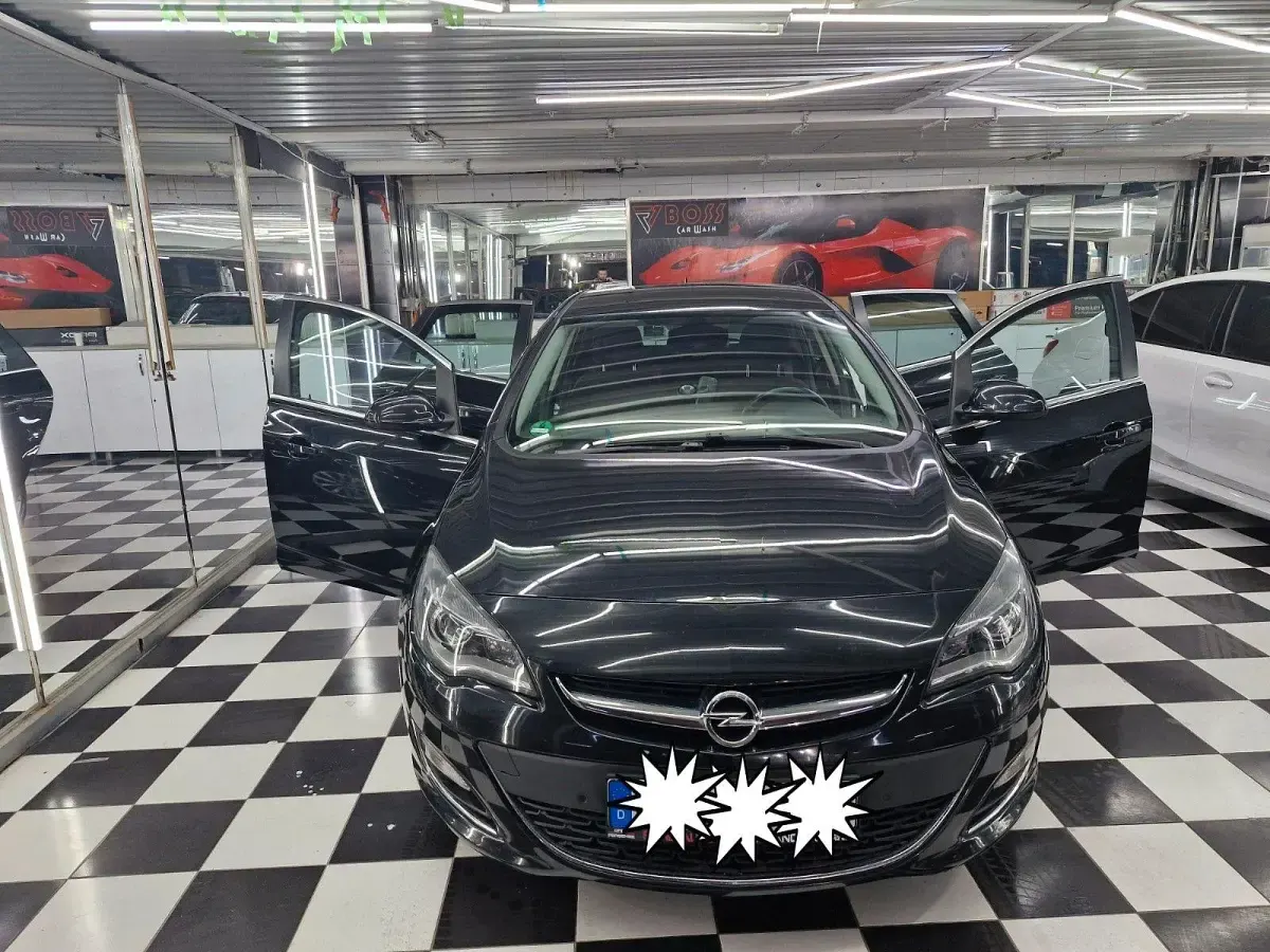 Usata Opel Astra 140 CV (102 kW) 2015 Nero Berlina