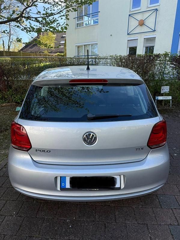 Gebraucht VW Polo 75 PS (55 kW) 2013 Silber Kleinwagen