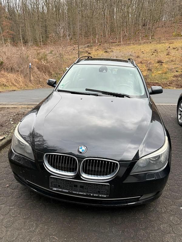 Gebraucht BMW 525 197 PS (144 kW) 2009 Schwarz Kombi