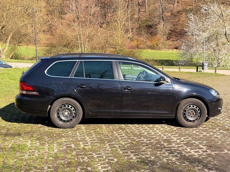 Gebraucht VW Golf VII Style 105 PS (77 kW) 2012 Schwarz Kombi
