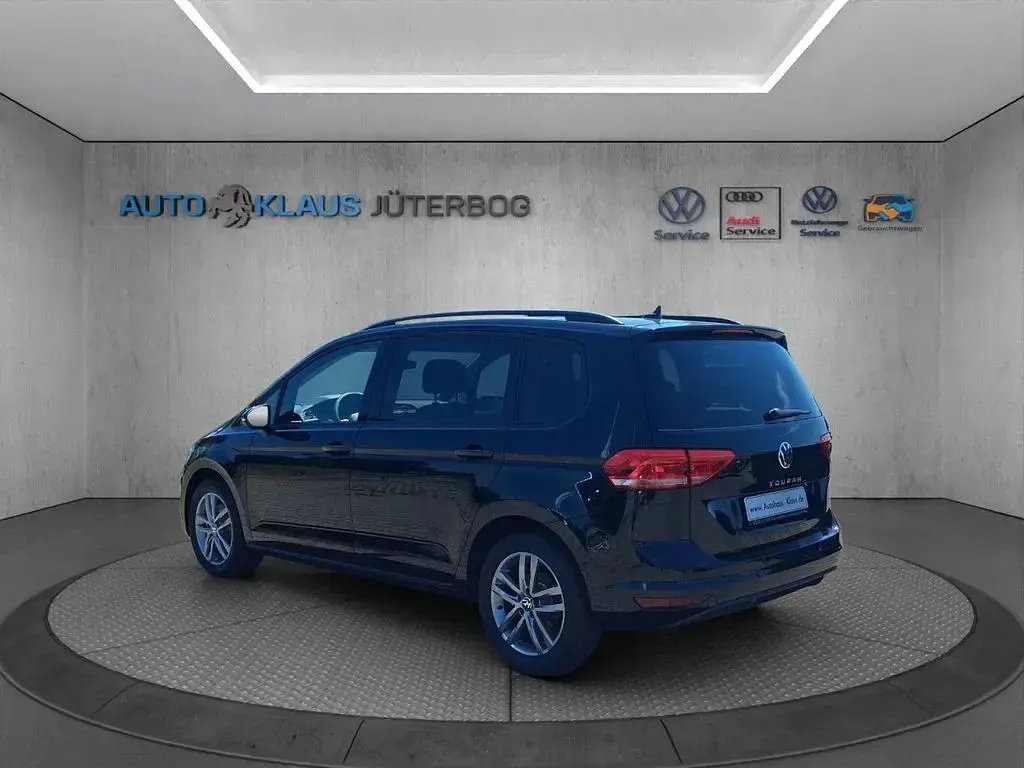 Neu VW Touran Comfortline 150 PS (110 kW) 2026 Schwarz Van / Kleinbus