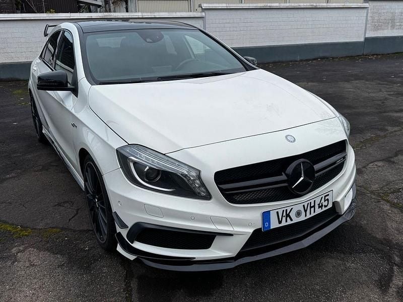 Weiß Gebraucht 2015 Mercedes A45 AMG AMG Limousine | 23.990 € (Fairer Preis) - Bild 1/4