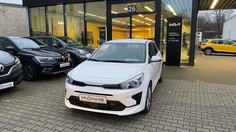 Weiß Gebraucht 2023 Kia Rio Vision Limousine | 16.490 € (Fairer Preis) - Bild 1/4