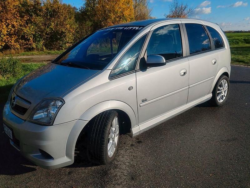 Silber Gebraucht 2010 Opel Meriva OPC Van / Kleinbus | 3.150 € (Fairer Preis) - Bild 1/4