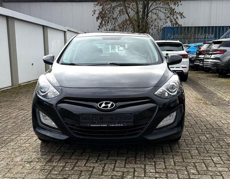 Gebraucht Hyundai i30 99 PS (72 kW) 2014 Schwarz Limousine