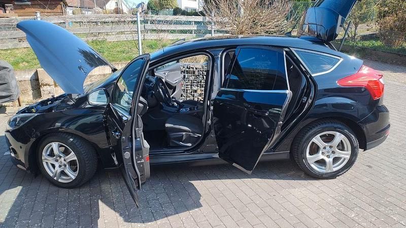 Gebraucht Ford Focus Titanium 125 PS (91 kW) 2013 Schwarz Limousine