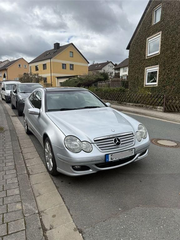 Gebraucht Mercedes C230 204 PS (150 kW) 2007 Silber Coupé