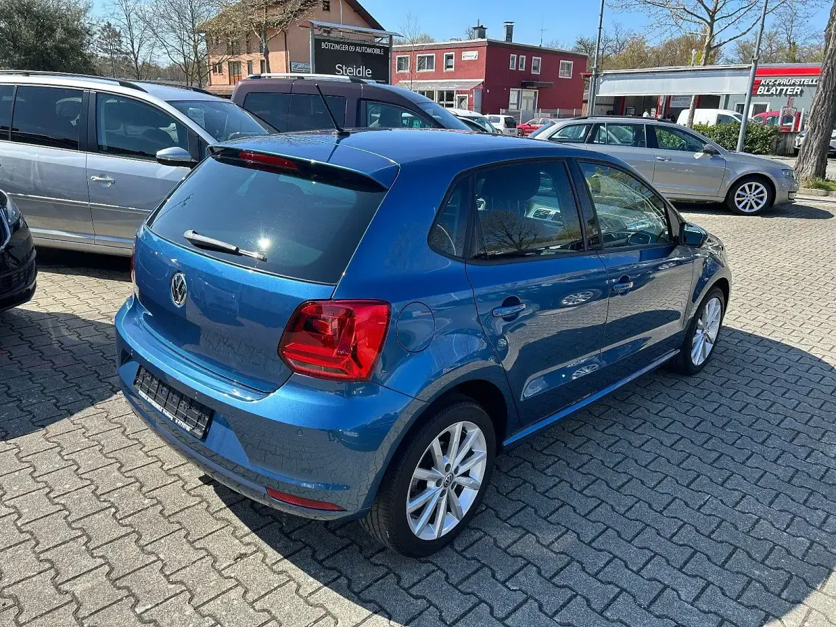 Gebraucht VW Polo Highline 90 PS (66 kW) 2017 Blau Kleinwagen