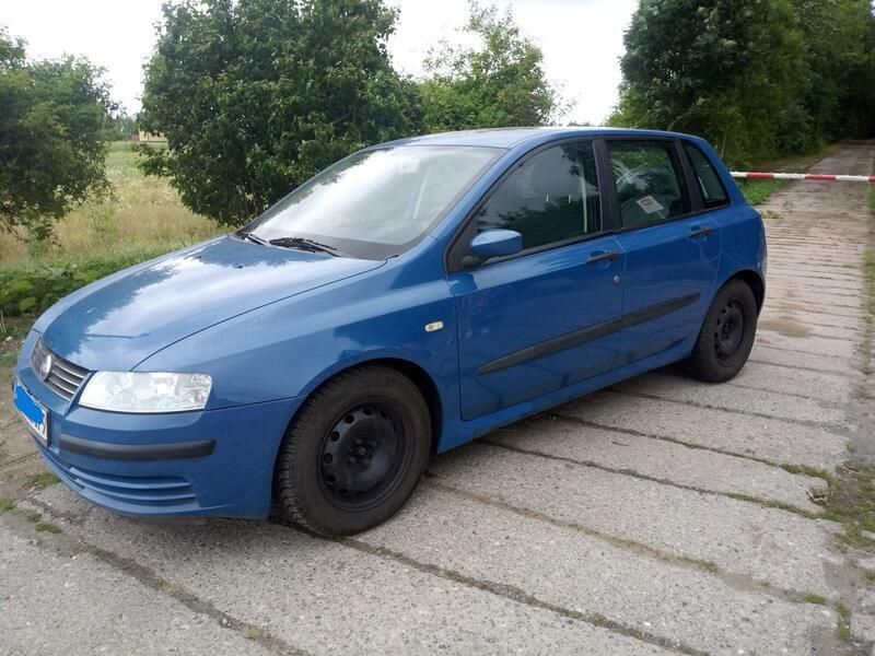 Blau Gebraucht 2002 Fiat Stilo Kleinwagen | 750 € (Guter Preis) - Bild 1/4