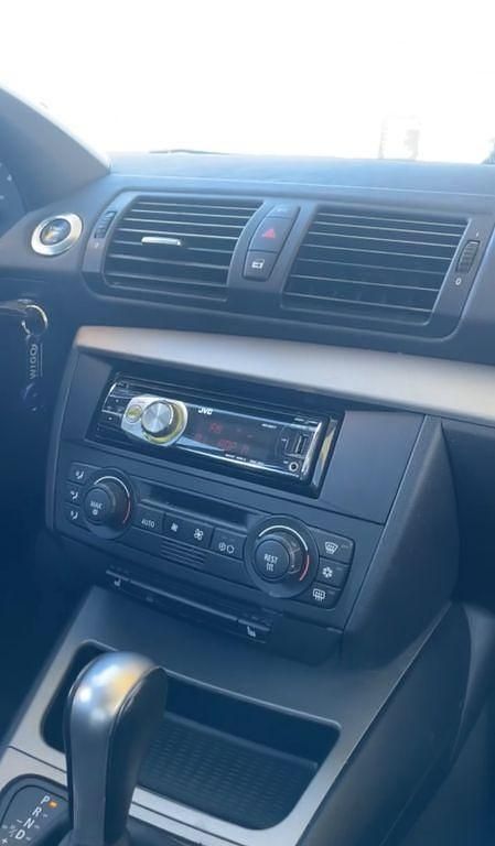 Gebraucht BMW 118 129 PS (94 kW) 2007 Schwarz Kleinwagen