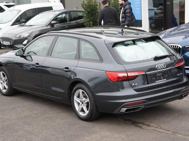 Gebraucht Audi A4 Basis 136 PS (100 kW) 2024 Grau Kombi