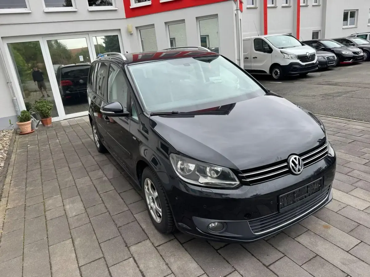 Gebraucht VW Touran Life 105 PS (77 kW) 2013 Schwarz Van / Kleinbus