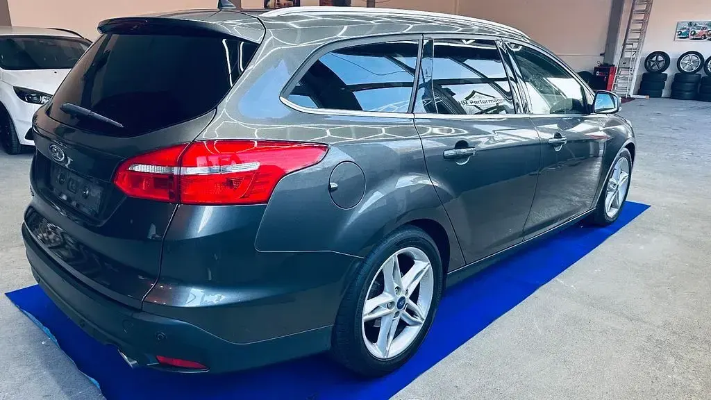 Używany Ford Focus Titanium 150 KM (110 kW) 2016 Szary Sedan/Limuzyna
