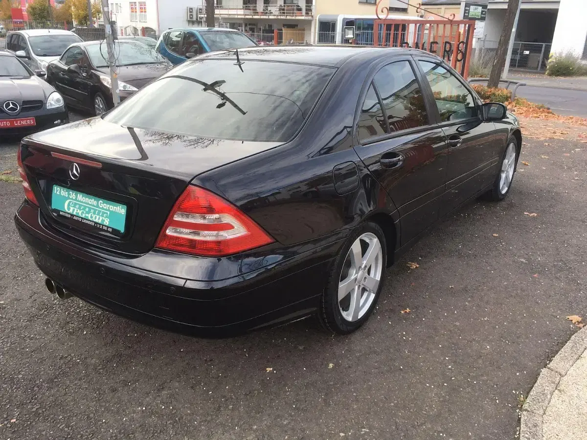 Gebraucht Mercedes C200 163 PS (119 kW) 2007 Schwarz Limousine