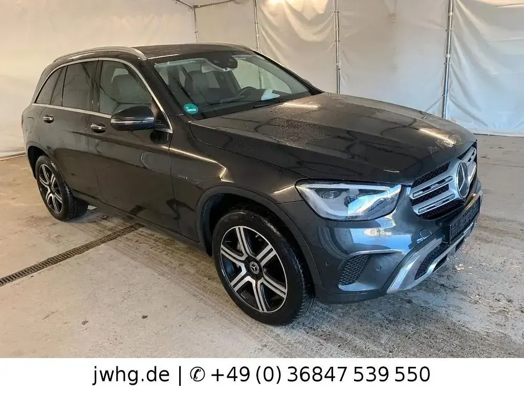 Gebraucht Mercedes GLC300e 320 PS (235 kW) 2020 Graphitgrau SUV