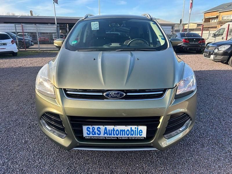 Gebraucht Ford Kuga Titanium 140 PS (102 kW) 2013 Grün SUV