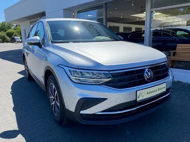 Gebraucht VW Tiguan Life 150 PS (110 kW) 2022 Silber SUV