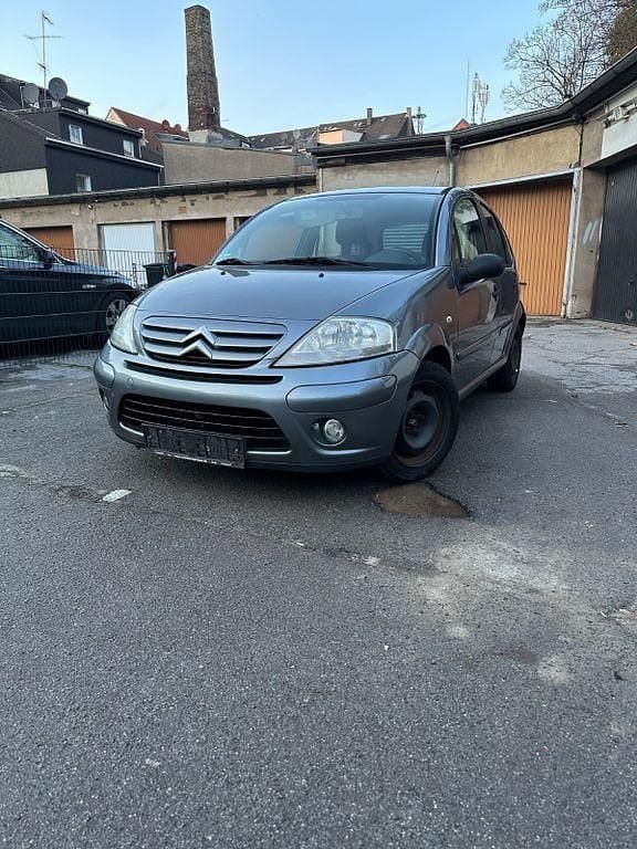 Grau Gebraucht 2008 Citroën C3 Limousine | 1.700 € (Fairer Preis) - Bild 1/4