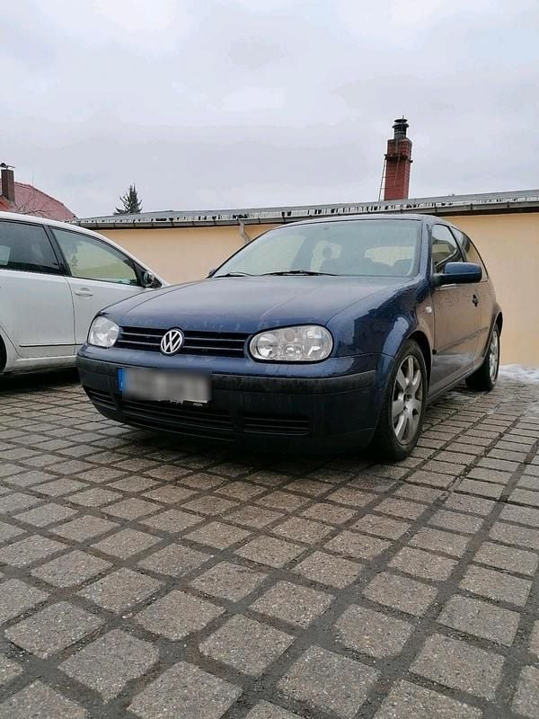 Blau Gebraucht 2001 VW Golf IV Kleinwagen | 649 € (Superpreis) - Bild 1/4