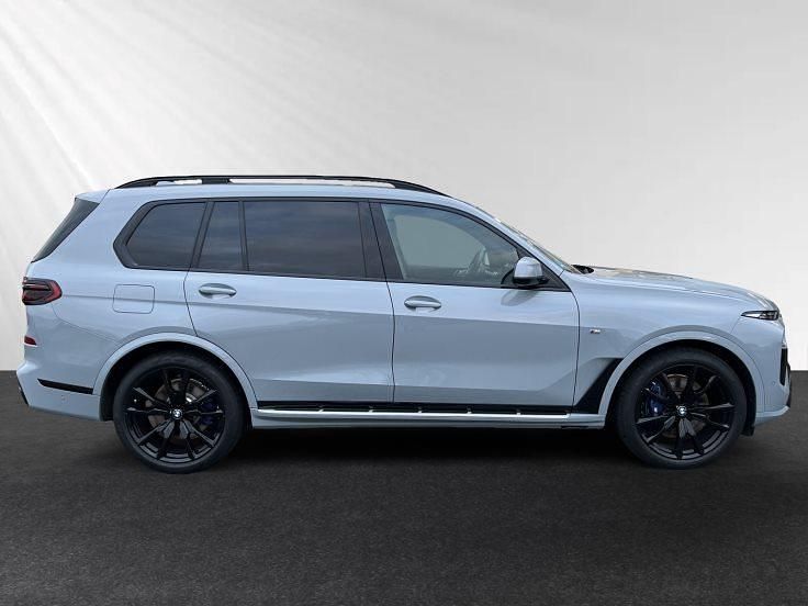 Gebraucht BMW X7 M Sport 352 PS (258 kW) 2025 Brooklyn grau metallic SUV