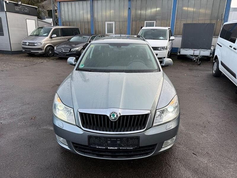Gebraucht Skoda Octavia Ambition 140 PS (102 kW) 2012 Grau Kombi