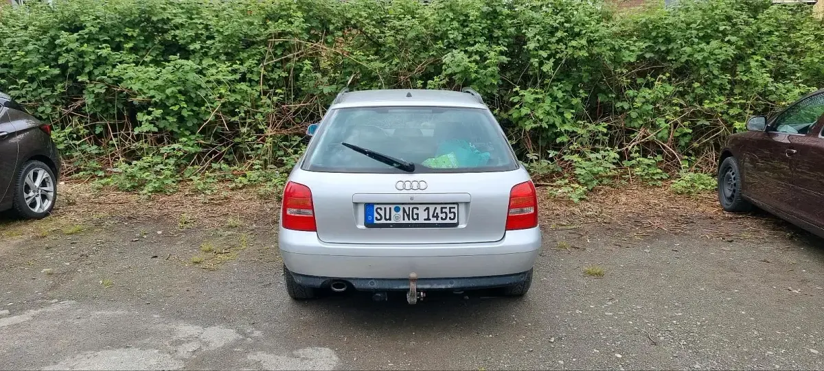 Usata Audi A4 102 CV (75 kW) 2001 Argento Station wagon