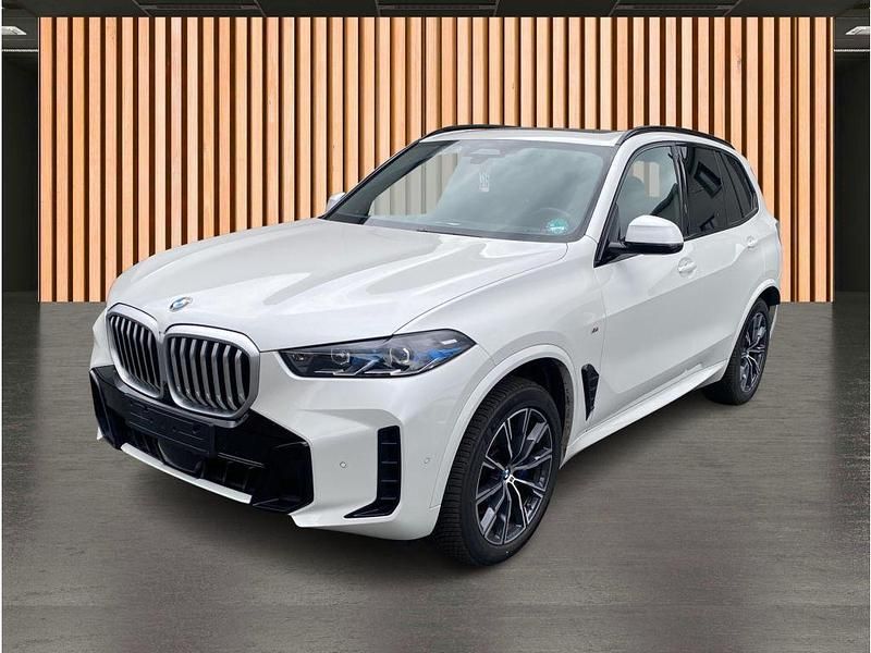 Gebraucht BMW X5 298 PS (219 kW) 2024 Weiß mineral weiß (metallic) SUV