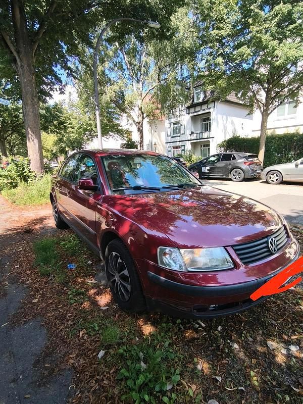 Rot Gebraucht 1999 VW Passat Limousine | 999 € (Fairer Preis) - Bild 1/4