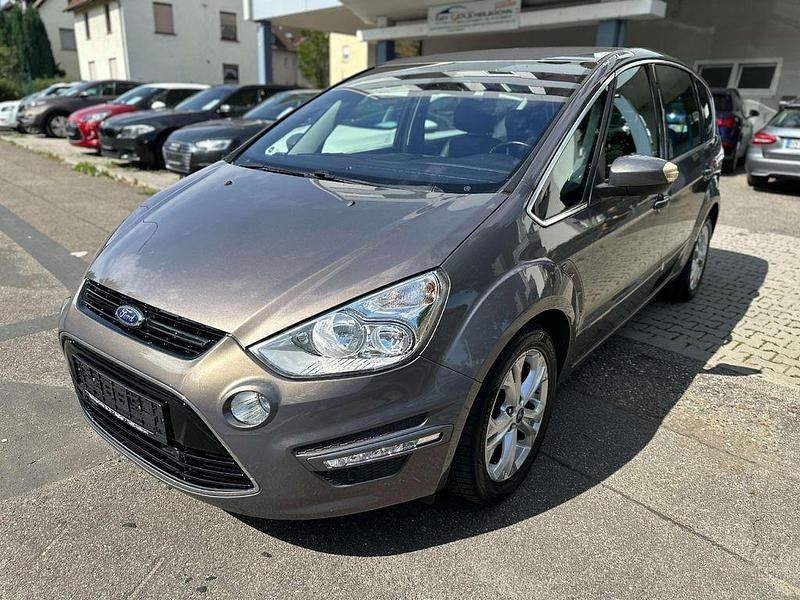 Braun Gebraucht 2013 Ford S-MAX Titanium Van / Kleinbus | 10.999 € (Fairer Preis) - Bild 1/4