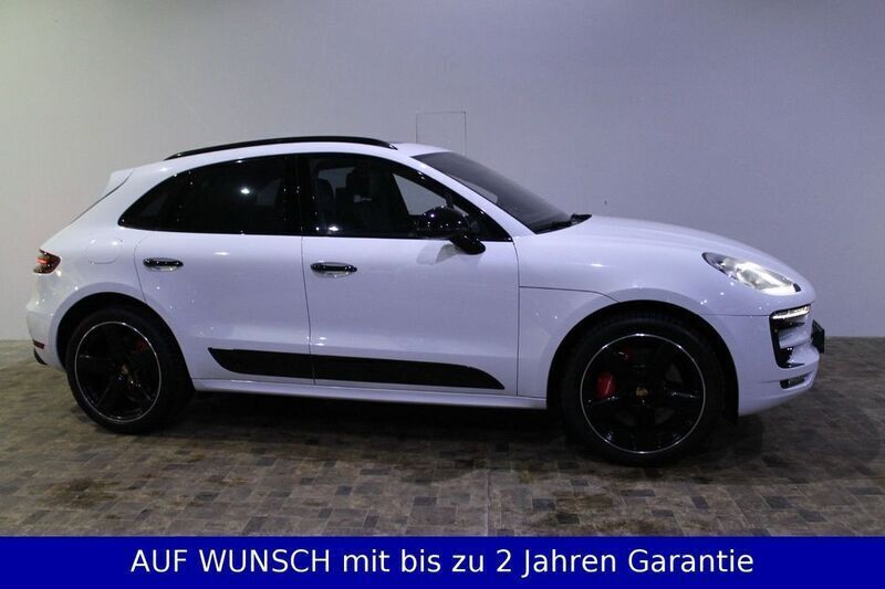 Weiß Gebraucht 2017 Porsche Macan Turbo Performance Package SUV | 41.990 € (Fairer Preis) - Bild 1/4